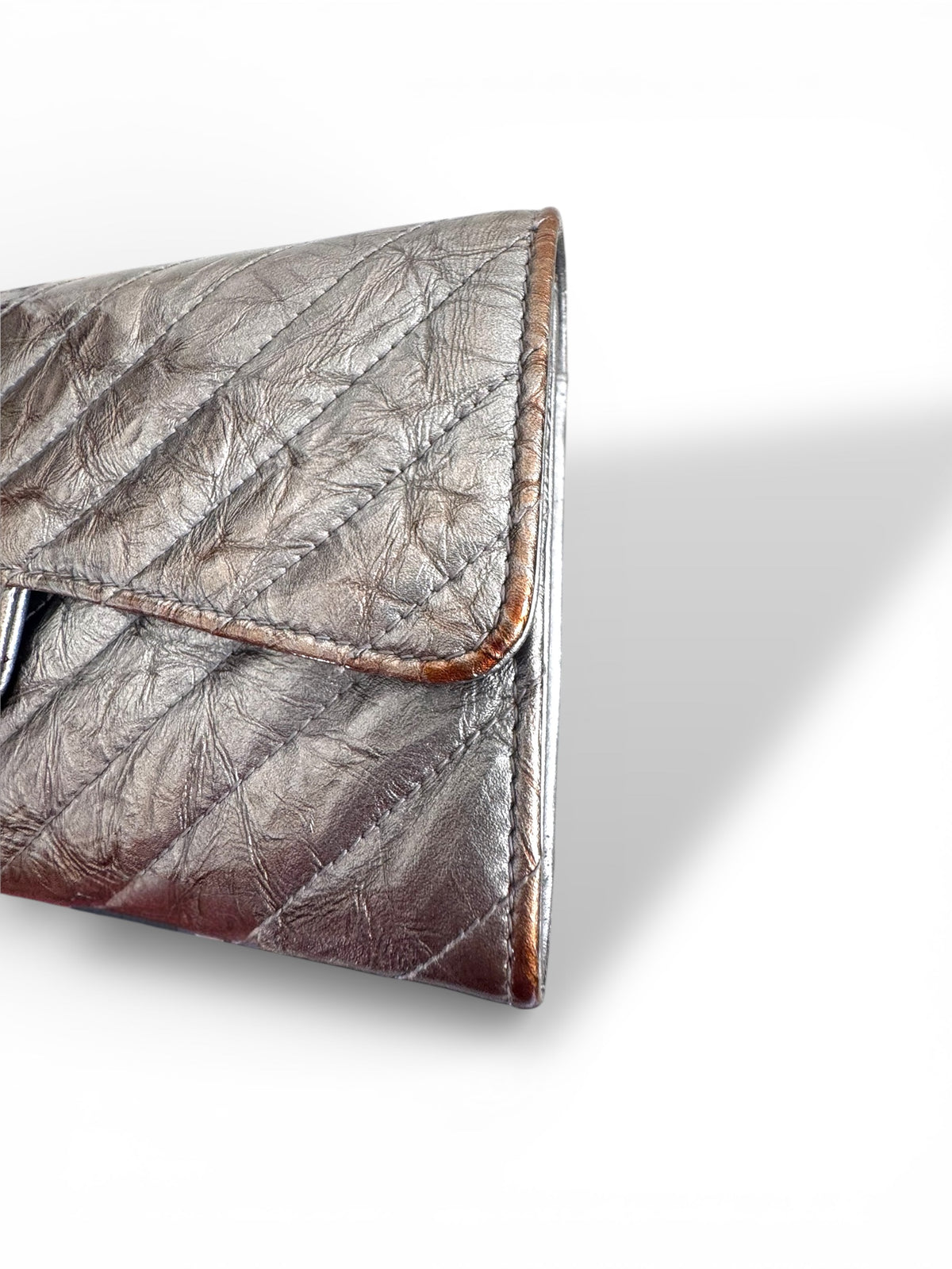 Portafoglio Continental Chevron Argentato Chanel