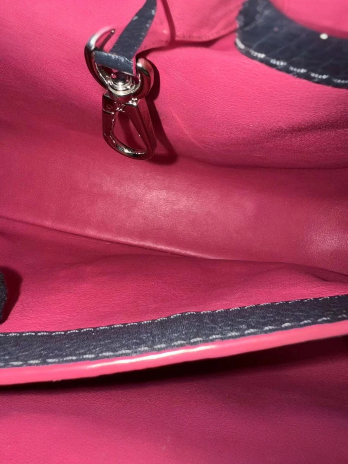 Borsa Louis Vuitton Capucines MM Taurillon Nero