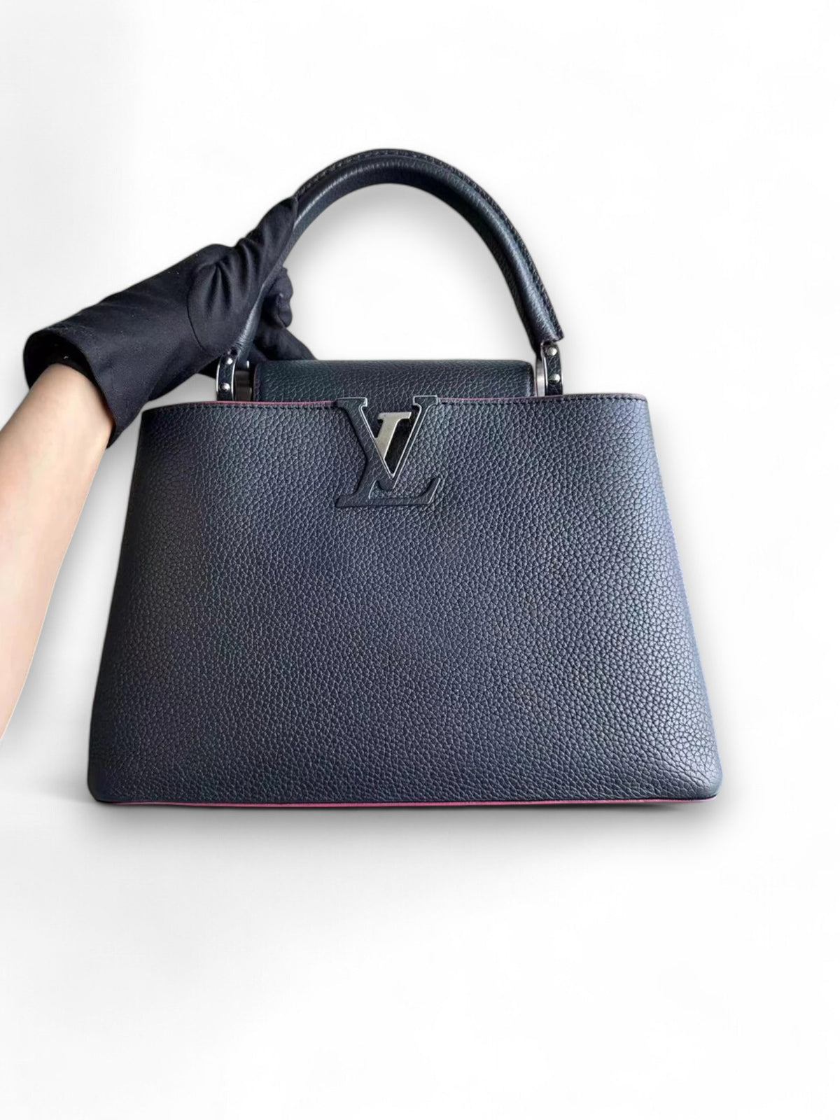 Borsa Louis Vuitton Capucines MM Taurillon Nero