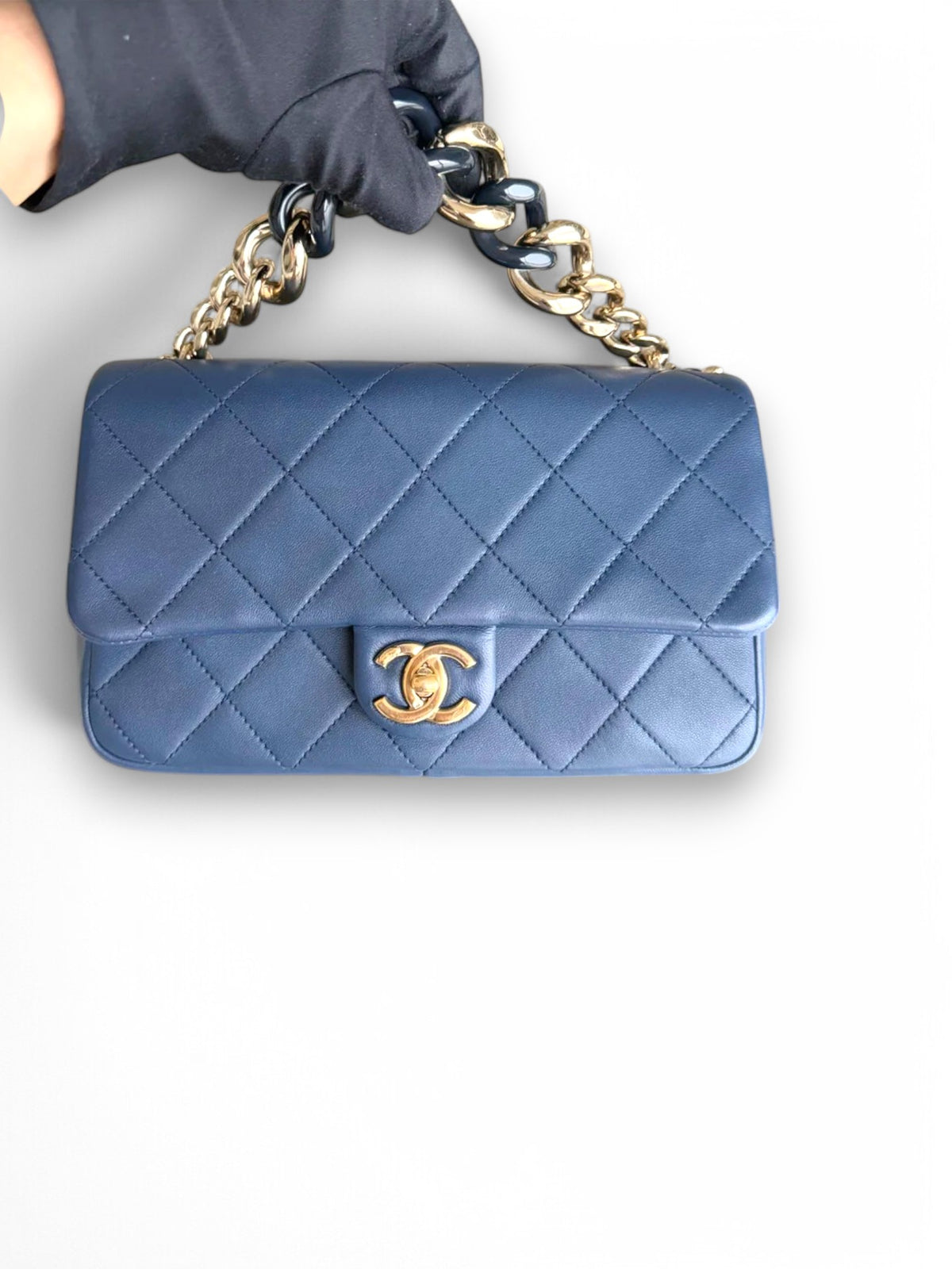 Borsa Trapuntata con Catena in Resina Chanel