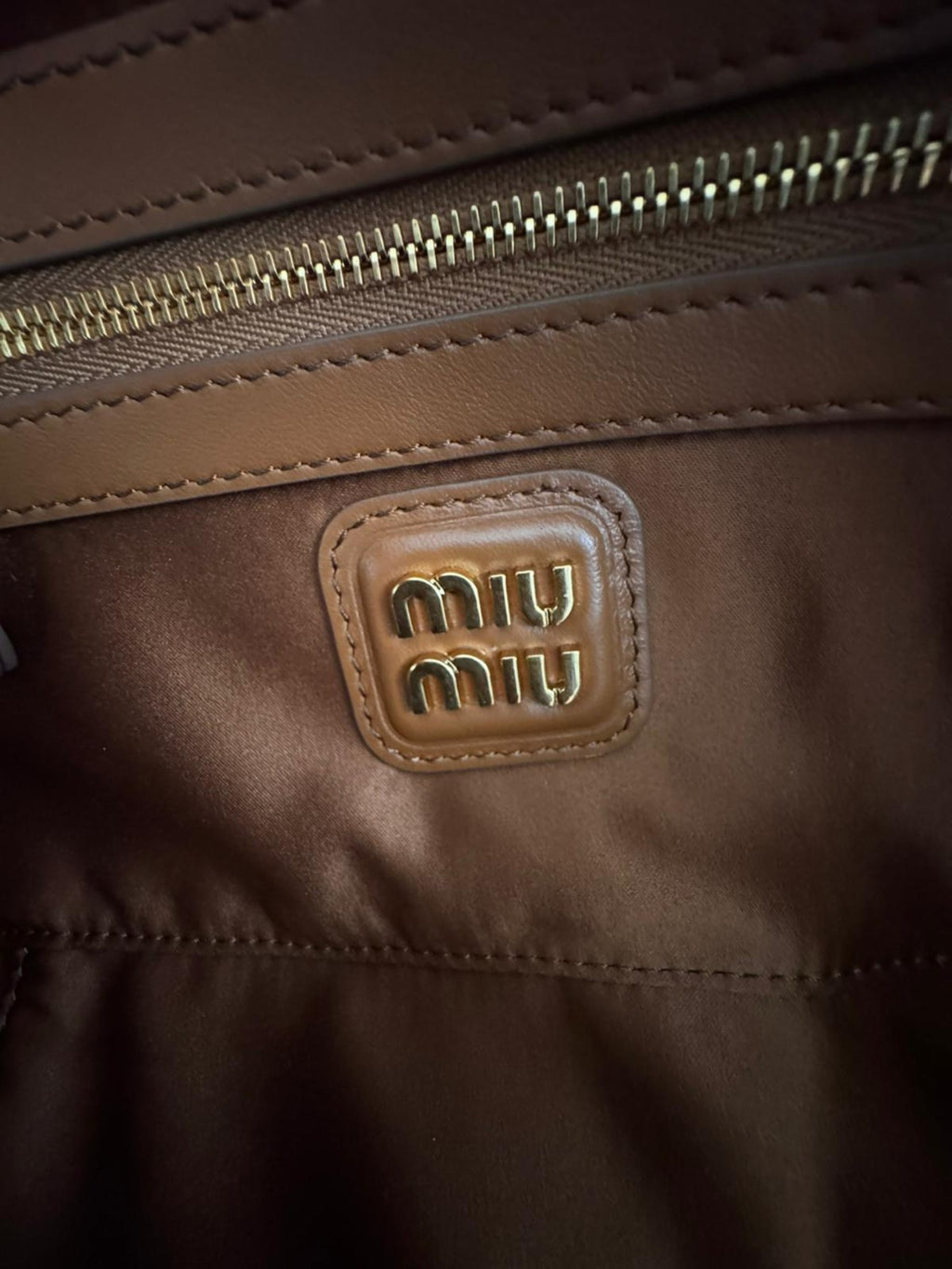 Borsa Arcadie Large cognac Miu Miu